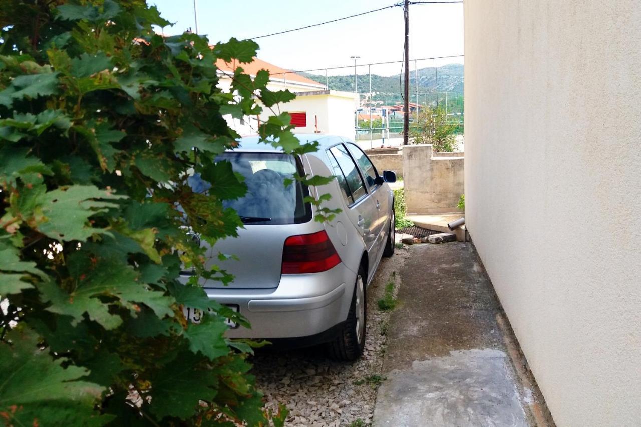 Apartments By The Sea Vinisce, Trogir - 5229 Exterior foto