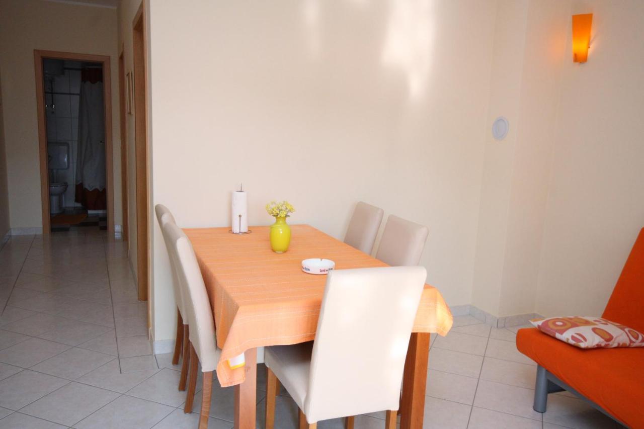 Apartments By The Sea Vinisce, Trogir - 5229 Exterior foto
