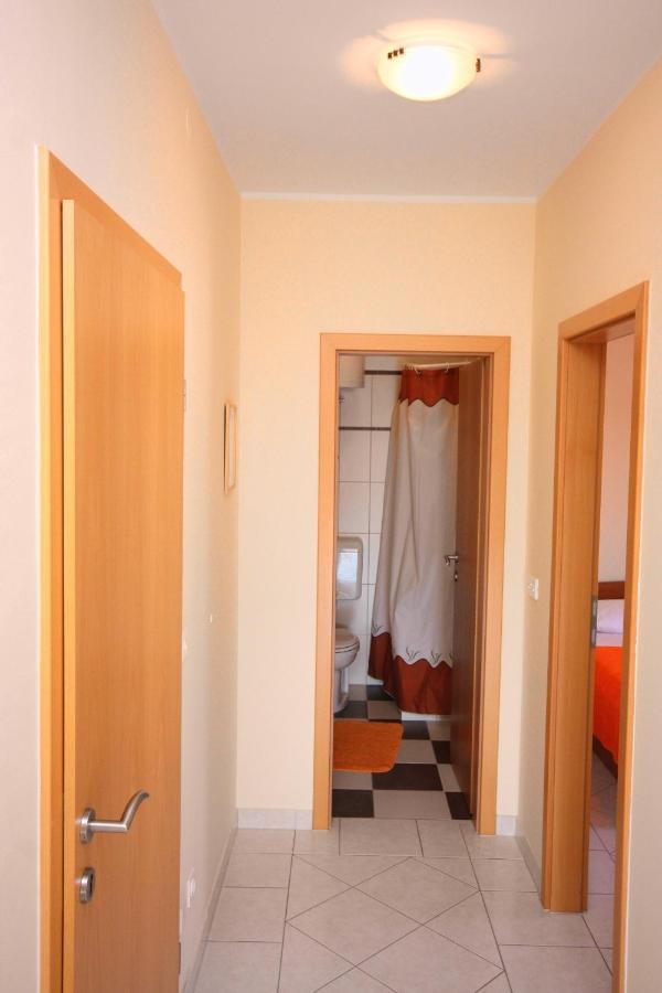 Apartments By The Sea Vinisce, Trogir - 5229 Exterior foto
